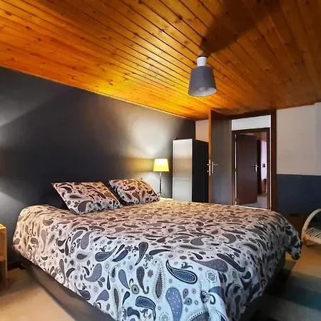 Holiday home Les Grands Chais