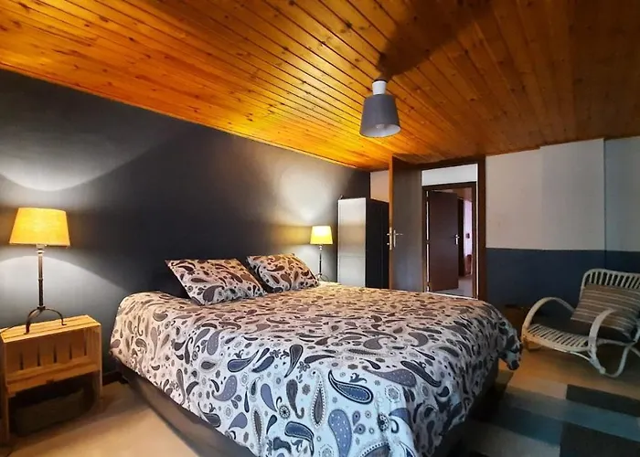 Holiday home Les Grands Chais