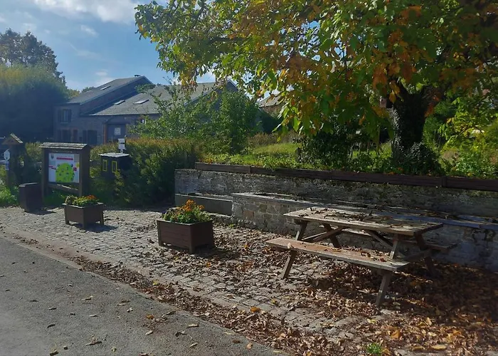 Les Grands Chais Holiday home